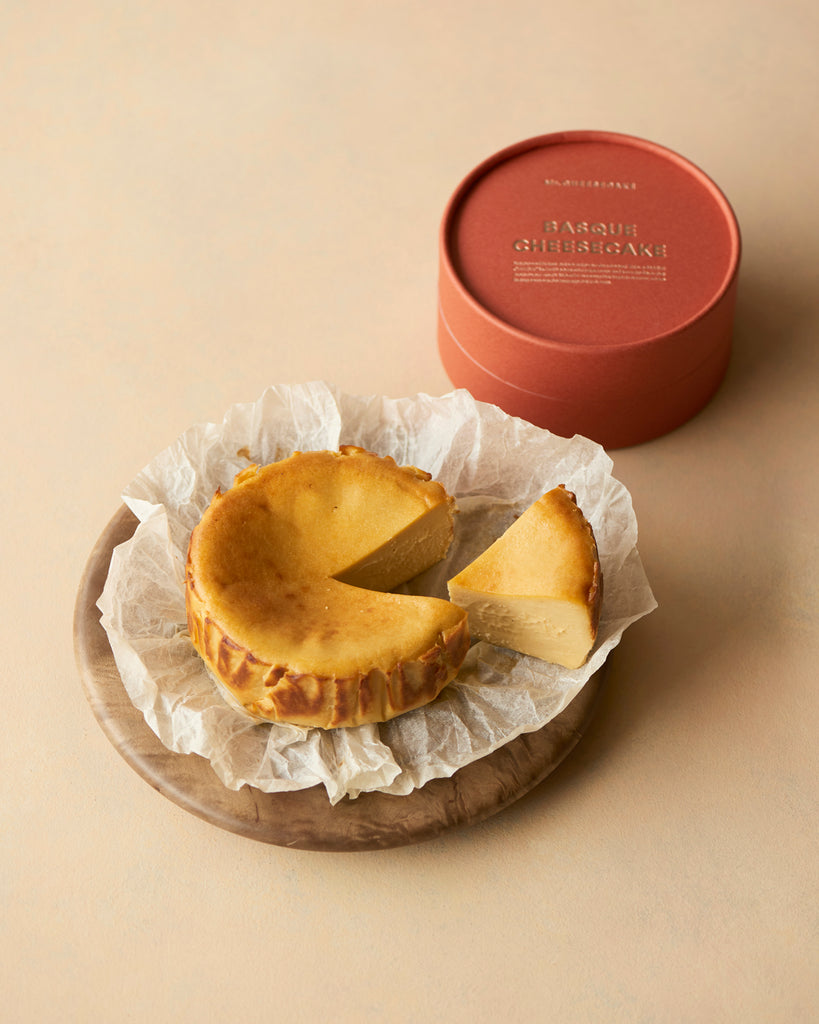 期間限定出品！　エルメスイヤーズギフト2024 Mr.cheesecake エルメスからイヤーズギフト（2024年）が届いた。なんと冷凍