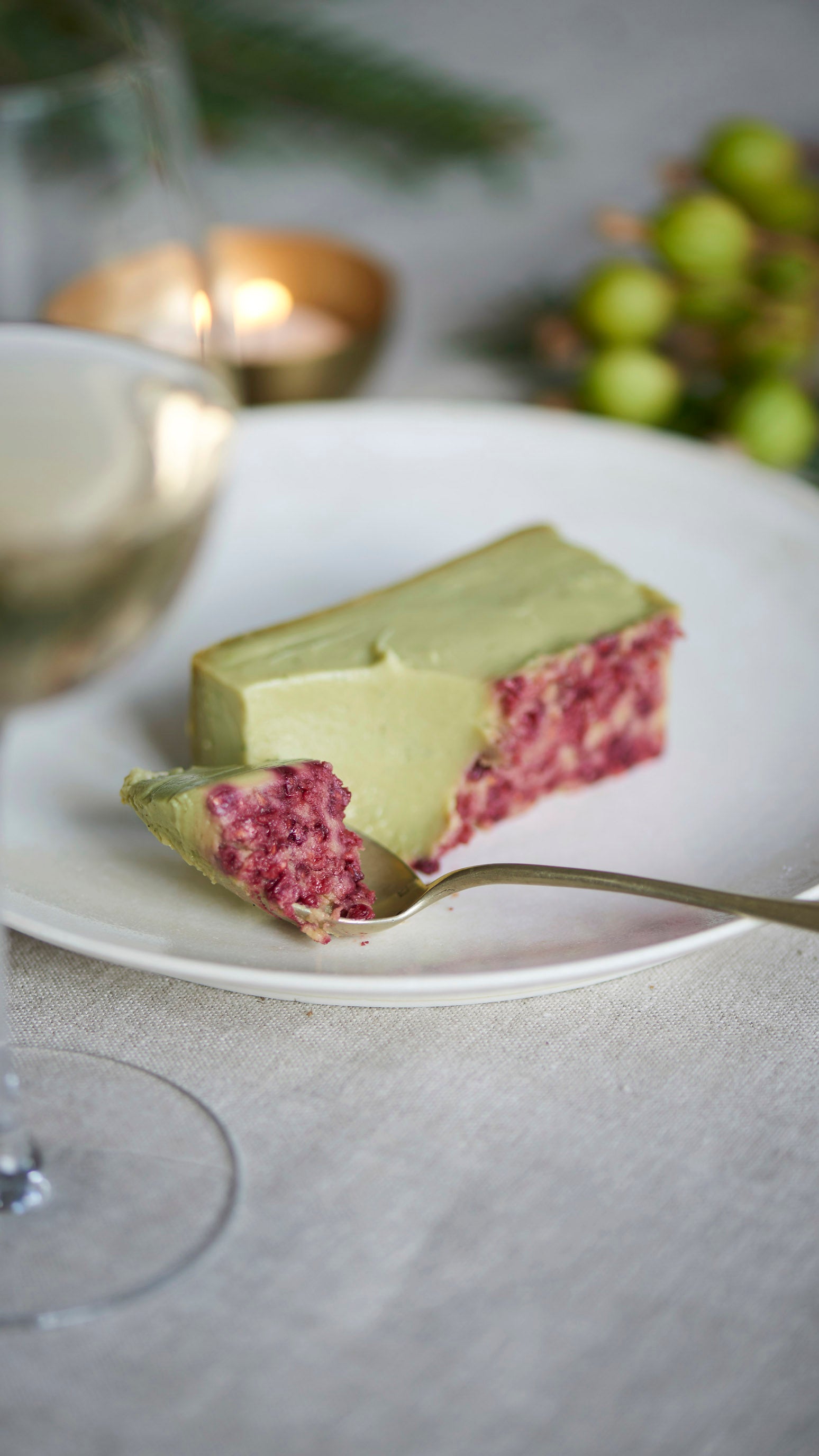 Mr. CHEESECAKE pistachio raspberry