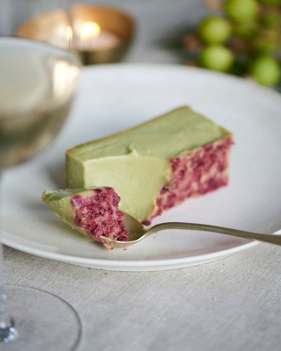 Mr. CHEESECAKE pistachio raspberry